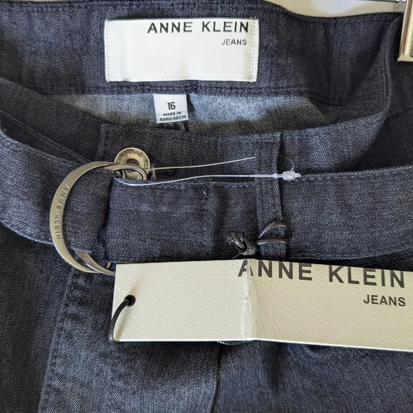NWT Anne Klein Black Denim Belted Shorts - Size 16 - Picture 2 of 6